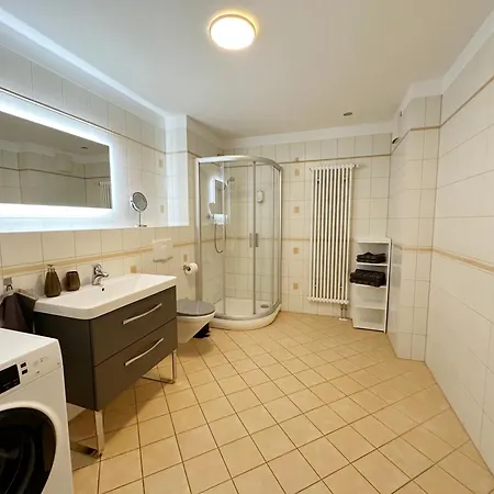 Appartement Quartier Victoria - Exklusives Souterrain-studio Am Goethepark Mit Kueche *