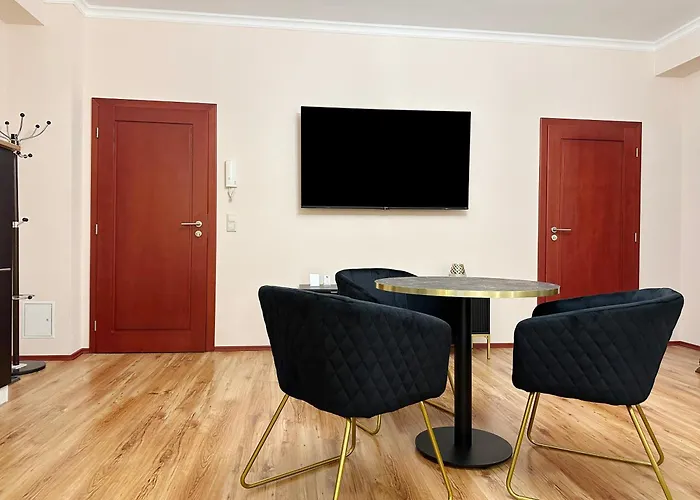 Apartamento Quartier Victoria - Exklusives Souterrain-studio Am Goethepark Mit Küche *